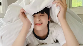 CRAVITY HyeongJun boyfriend material handsome cute picture COVER