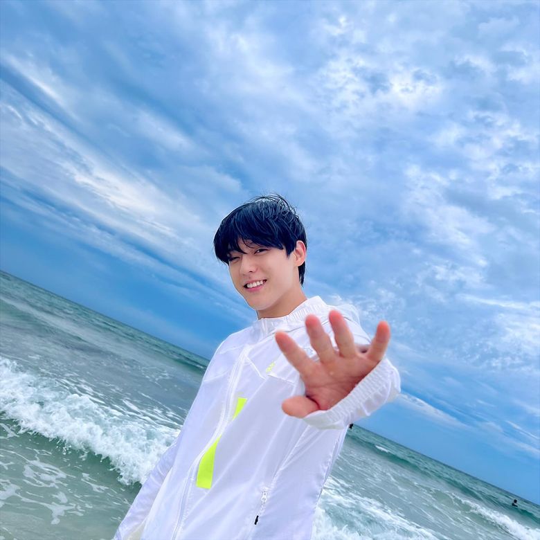 Top 20 Boyfriend Material Pictures Of BTOB's MinHyuk: A Man Who Exceeds All Standards