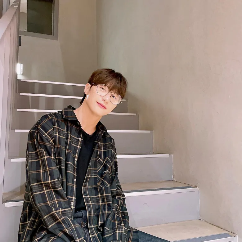 Top 20 Boyfriend Material Pictures Of VICTON's SeungSik: Everyone's Perfect Choice