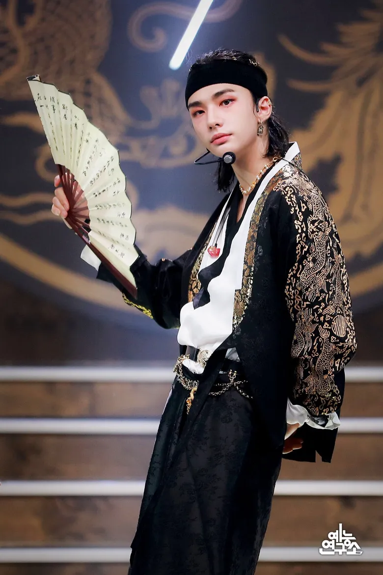 The 6 Prettiest K-Pop Traditional Ornaments Seen On Stage