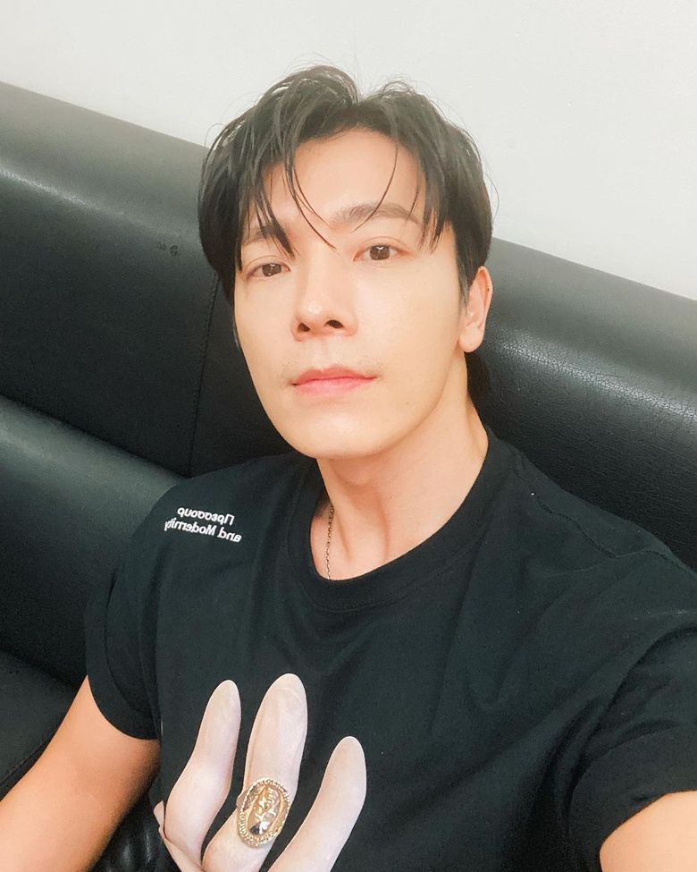 Top 20 Boyfriend Material Pictures Of SUPER JUNIOR's DongHae : The Absolute Sweetheart