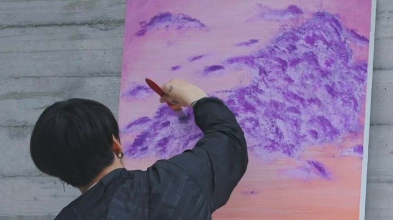  4 Male K-Pop Idols Who Are Amazing Drawers / Painters