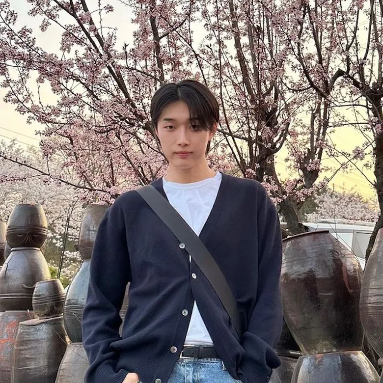  10 Male K-Pop Idols That We Would Love To See Have A Photoshoot With Cherry Blossoms In The Spring Season
