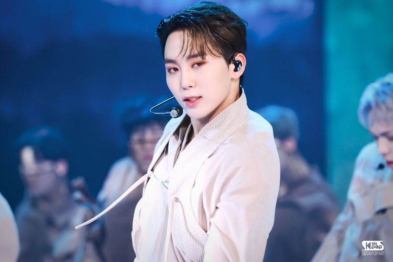  6 Talkative Male K-Pop Idols That Keep Everyone Entertained