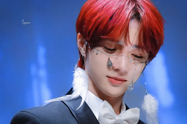 Top 8 Male K-Pop Idols Looking Ethereal With Face Chains